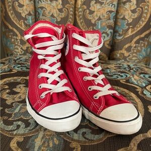 Converse Chuck Taylor Hi-ness